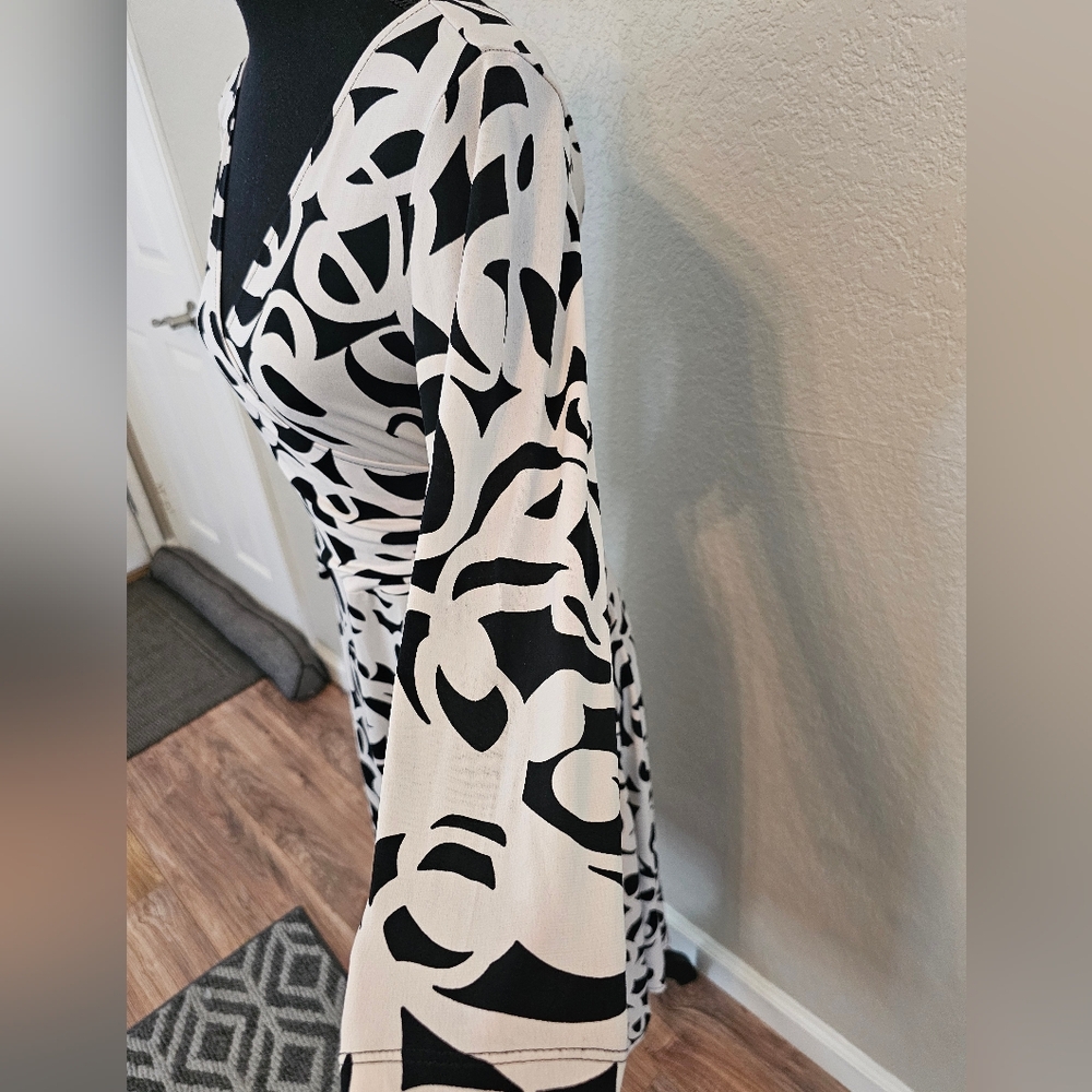 Faux Wrap Dress - Picture 4 of 6